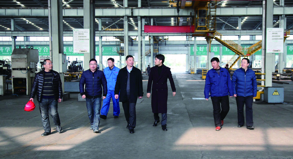 刘屹总经理等公司领导在角钢塔分厂检查